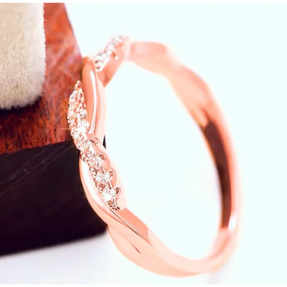 NEW 14k Rose Gold-Plated S925 Simulated Diamond Eternity Twist Ring, Size 7.5 - Picture 8 of 14